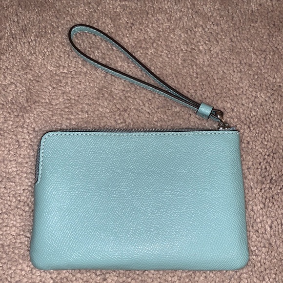 💠 Coach Wristlet 💠 - Picture 2 of 13